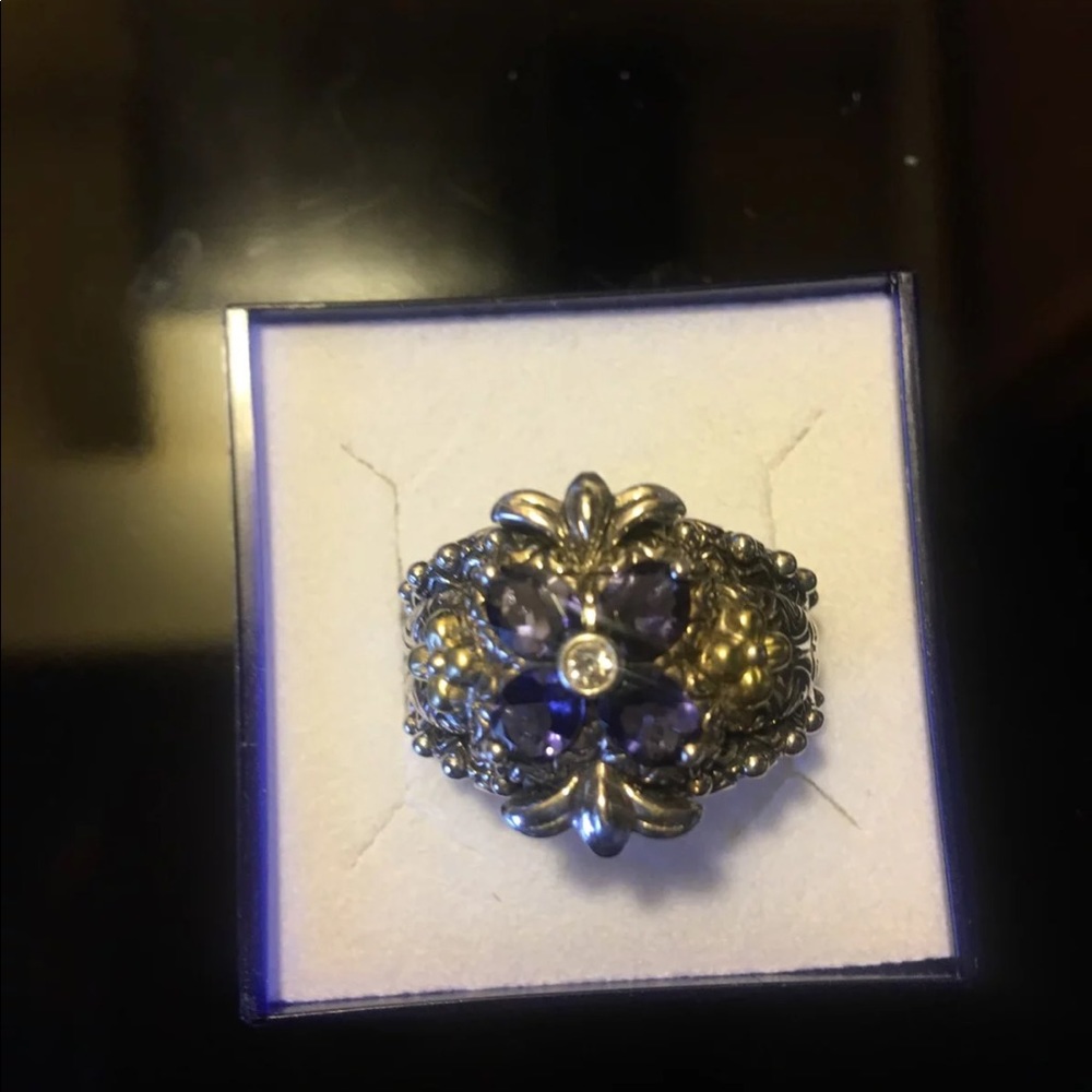 Beautiful 18K Bixby Ring